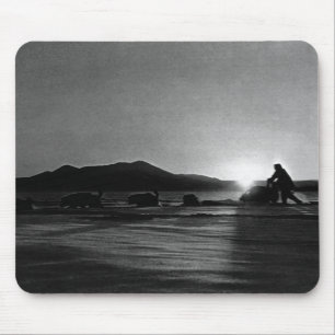 Vintage USA Alaska Midnight sun mushing Case-Mate Mouse Pad