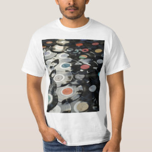 Vintage Vibes: Retro Vinyl Record Collection Men's T-Shirt