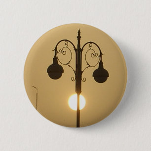 Vintage Victorian Sunset street light.png 6 Cm Round Badge
