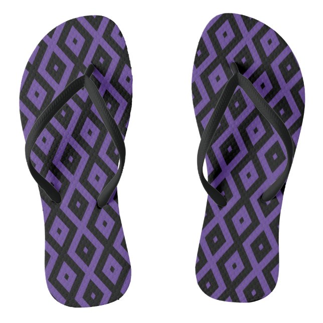 Violet and black diamond pattern thongs (Footbed)