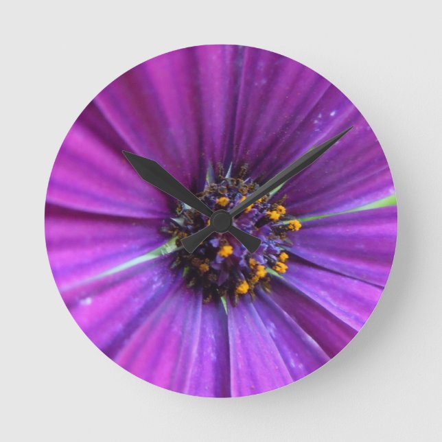 Vivid Purple Daisy Round Clock (Front)