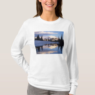 WA, Mt. Rainier NP, Mt. Rainier and clouds T-Shirt