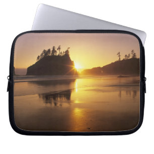 WA, Olympic NP, Second Beach at sunset Laptop Sleeve