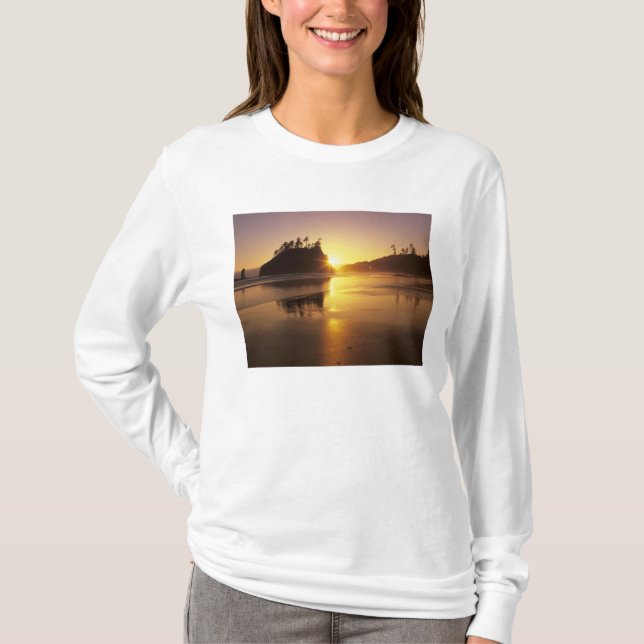 WA, Olympic NP, Second Beach at sunset T-Shirt (Front)