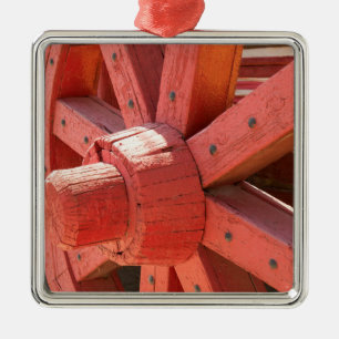 Wagon Wheel Detail Metal Ornament