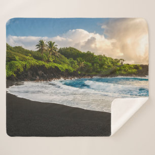 Waianapanapa Beach Sherpa Blanket