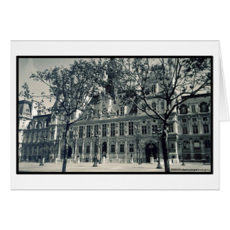 Waiting for you... at Hôtel de Ville