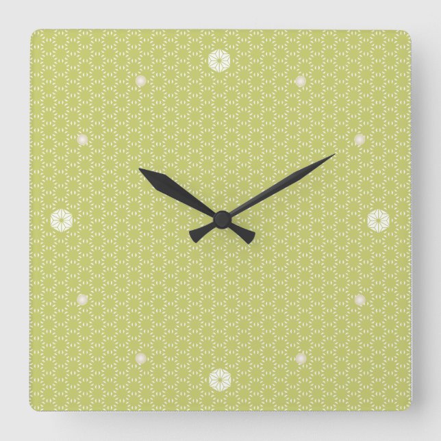 WALL CLOCK WITH HEMP LEAF PATTERN (Front)