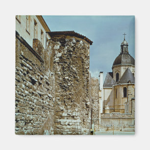 Wall of Philippe Auguste  rue des Jardins Magnet