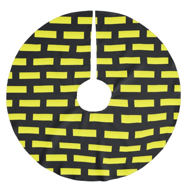 Wall Pattern Black and Yellow Brushed Polyester Tree Skirt (Front)
