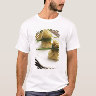 wanton dumplings with white chilli sauce T-Shirt