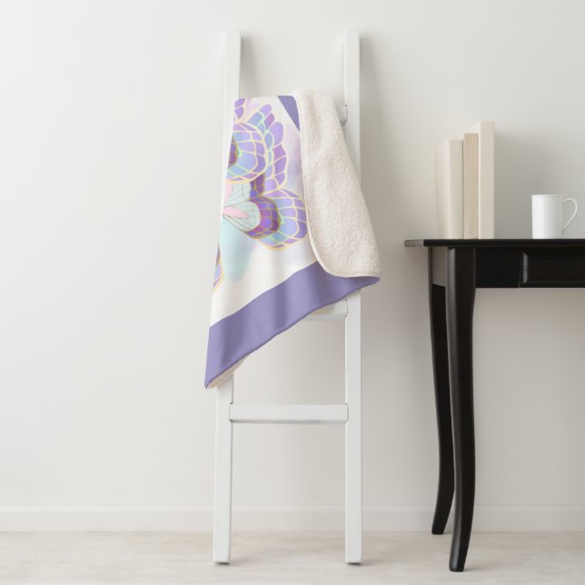 Warm and cozy Sherpa blanket. Blanket (In Situ)