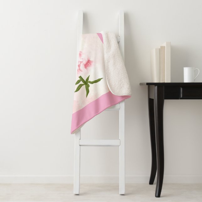 warm and enveloping. sherpa blanket (In Situ)