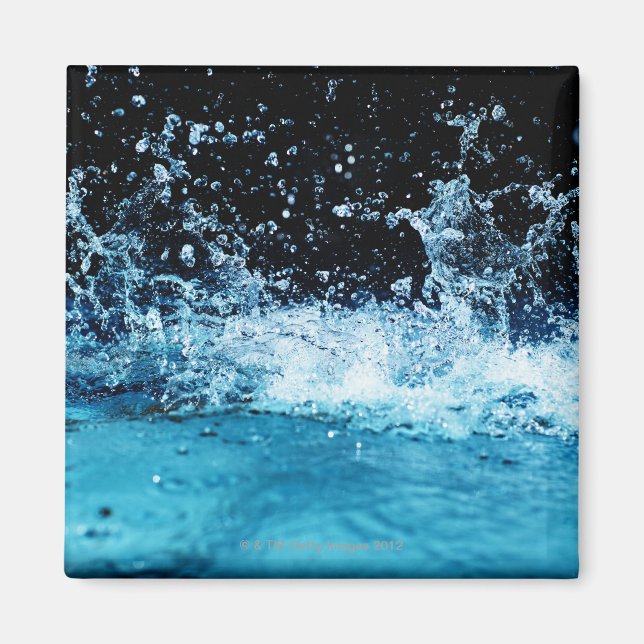 Water splashing in pool magnet (Front)