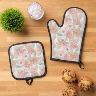 Watercolor delicate flowers. oven mitt & pot holder set