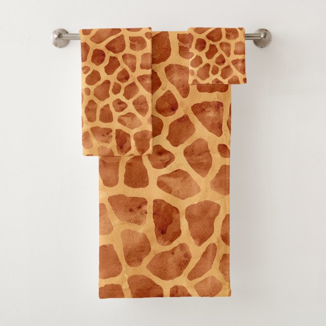 Watercolor Giraffe Print Bath Towel Set (Insitu)
