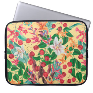Watercolor painting seamless pattern with beautifu laptop sleeve