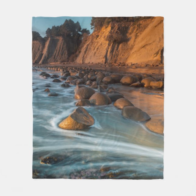 Wave along the beach, California Fleece Blanket (Front)