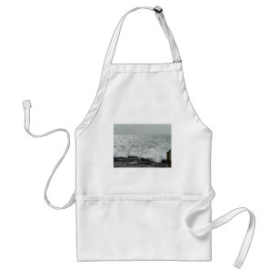Wave Breaking On Oceans Beach Standard Apron