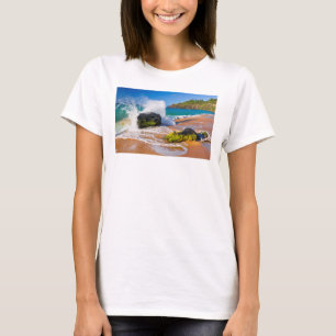 Waves crash on the beach, Hawaii T-Shirt