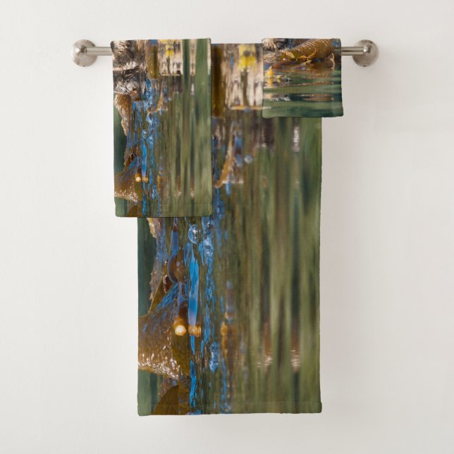 Waving  Sea Otter Bath Towel Set (Insitu)