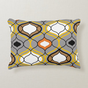 Wavy lines, seamless geometric pattern. decorative cushion