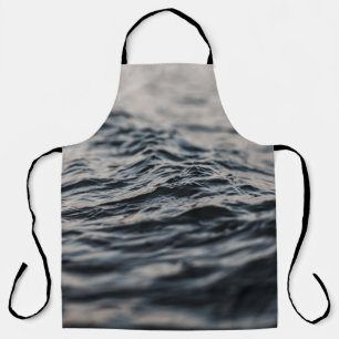 Wavy ocean during daytime apron