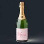 We Love You Mum Pink Minimalist  Sparkling Wine Label<br><div class="desc">We Love You Mum Pink Minimalist Design. Sweet, feminine, simple, modern and elegant typography. Text is "We love you", "Mum", and "Your Names". All the text can easily be changed to your own lovely messages. Order this sparkling wine label today to express your love and thanks to your wife, mum,...</div>