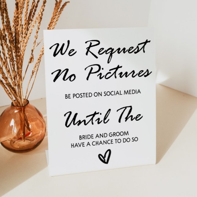 We Request No Pictures Wedding  Pedestal Sign (Creator Uploaded)