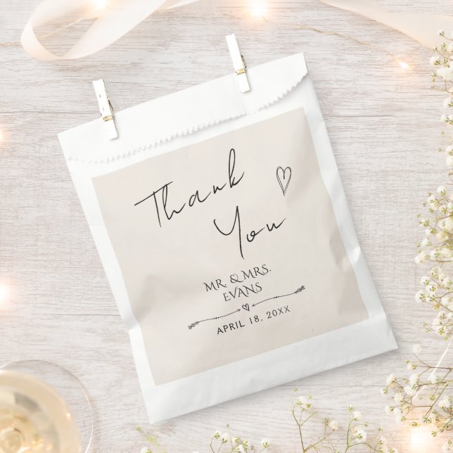  Wedding Favour Bags in а modern style. (Clipped)