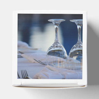 Wedding wine glasses favour box