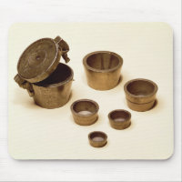 Weights used by merchants and apothecaries