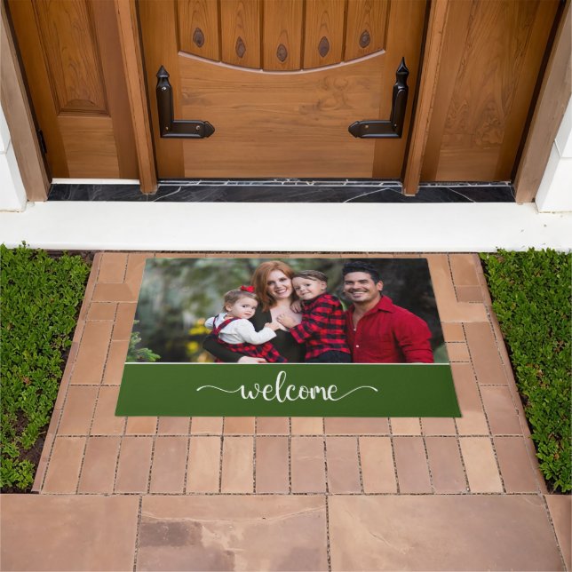 Welcome Text with Family Photo, Green Doormat (Outdoor)