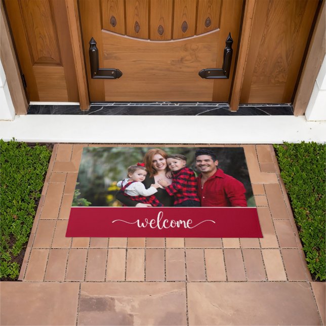 Welcome Text with Family Photo, Red Doormat (Outdoor)