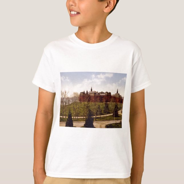Wellesley College Massachusetts T-Shirt (Front)