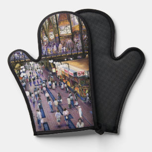 Where is the Women's Water Closet? Oven Mitt