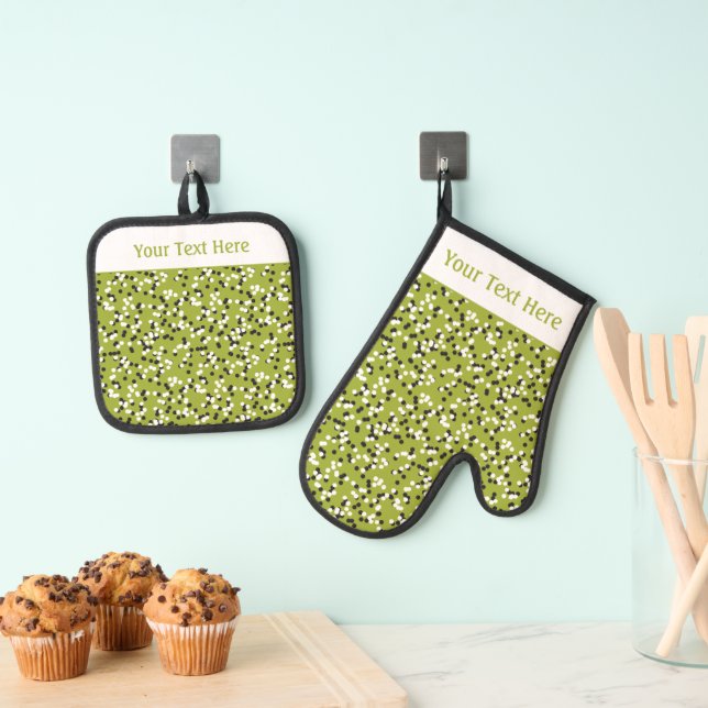 Whimsical Green Polka Dot Doodles Pattern Oven Mitt & Pot Holder Set (Insitu(Hanging))