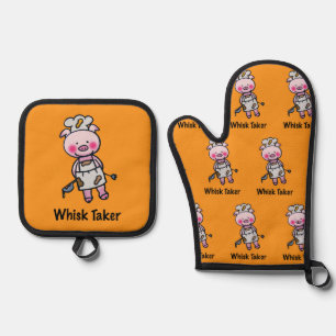 Whisk Taker Pig - Funny Chef Design Oven Mitt & Pot Holder Set