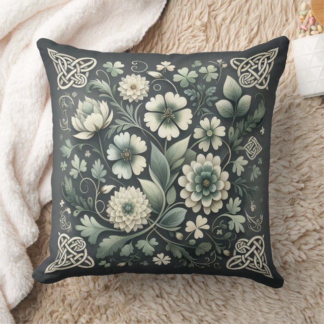 Whispered Clover Knotwork Garden Cushion (Blanket)