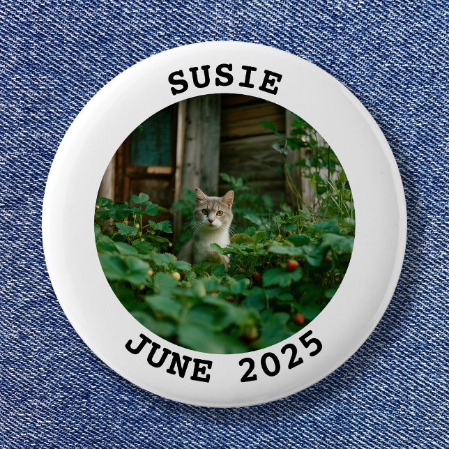 White and Black Name Round Family Photo 6 Cm Round Badge (White and Black Name Round Family Photo Button)