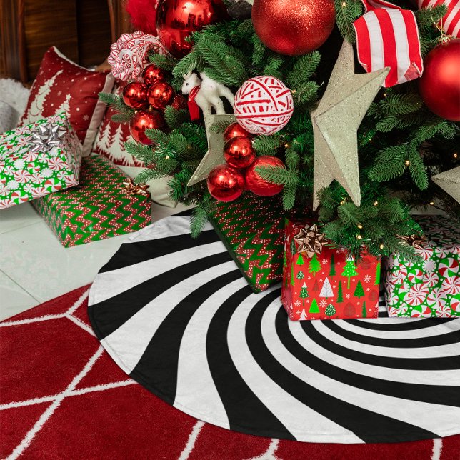 White and Black Starburst Twirl Brushed Polyester Tree Skirt (White and Black Starburst Twirl Brushed Polyester Tree Skirt)