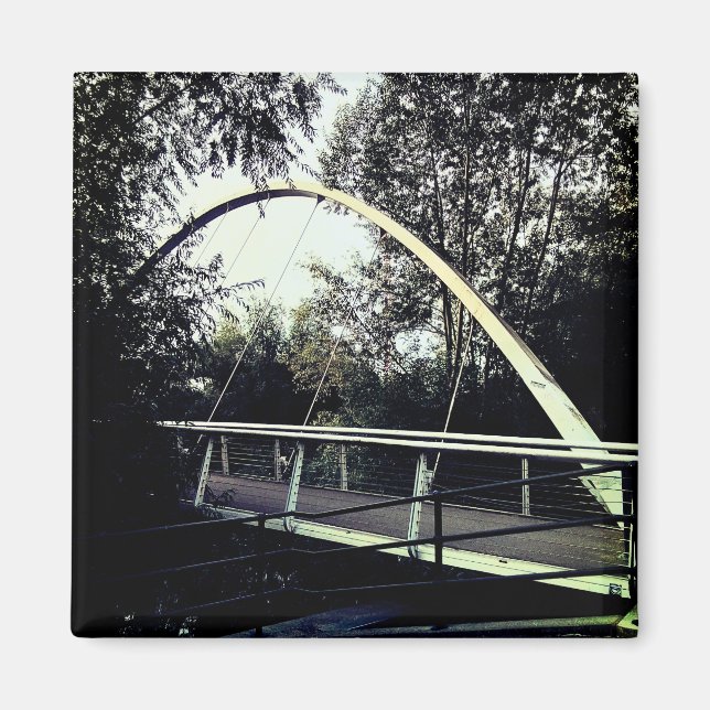 White bridge magnet (Front)