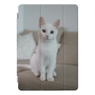 White cat   Zazzle_Growshop. iPad Pro Cover
