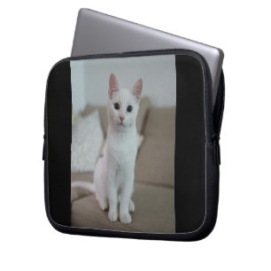 White cat   Zazzle_Growshop. Laptop Sleeve