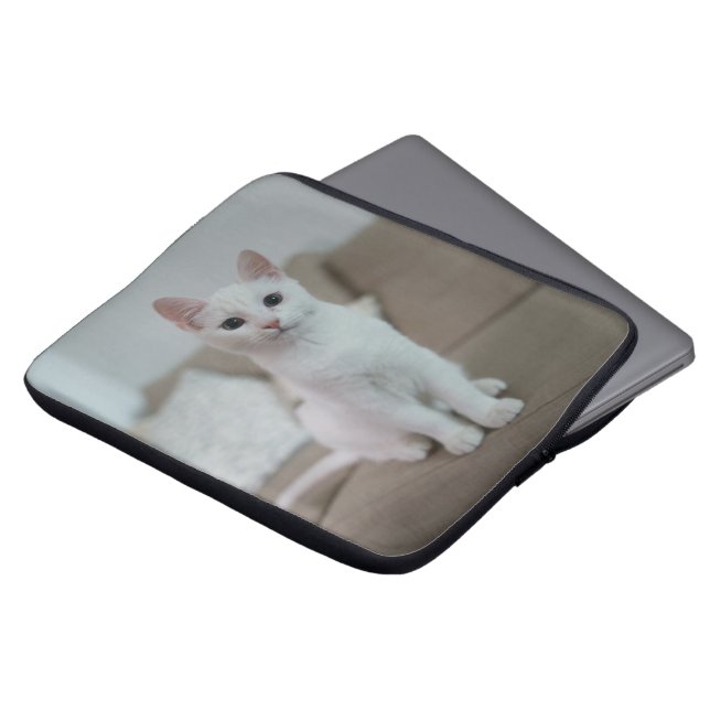 White cat | Zazzle_Growshop. Laptop Sleeve (Front Top)