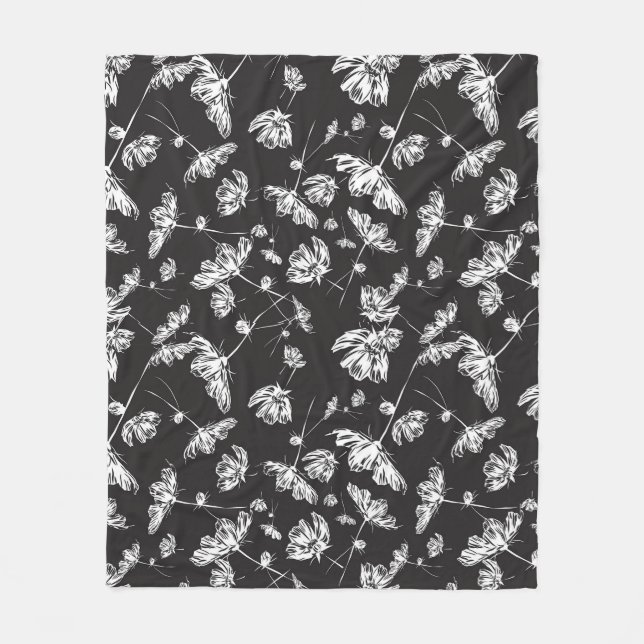 White cosmos flowers: isolated pattern. fleece blanket (Front)