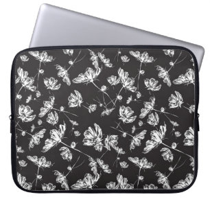 White cosmos flowers: isolated pattern. laptop sleeve