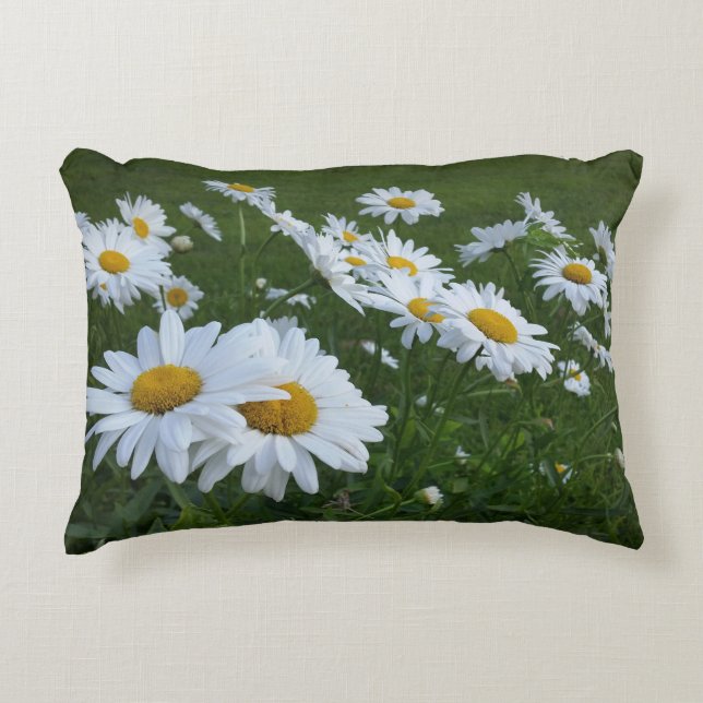 white daisies decorative cushion (Front)