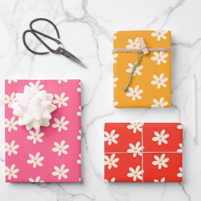 White Daisies Floral Pattern Colourful Minimalist  Wrapping Paper Sheet (Front)