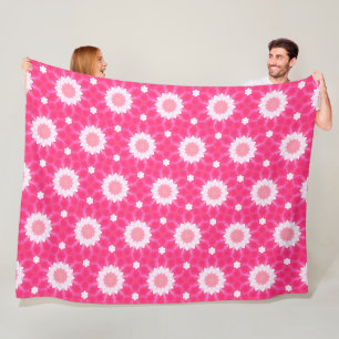 White daisy and stars over pink background pattern fleece blanket
